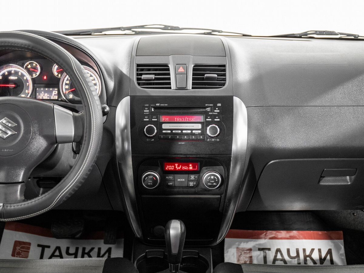 Suzuki SX4 2010 - фото автомобиля