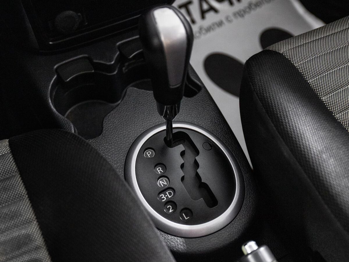 Suzuki SX4 2010 - фото автомобиля