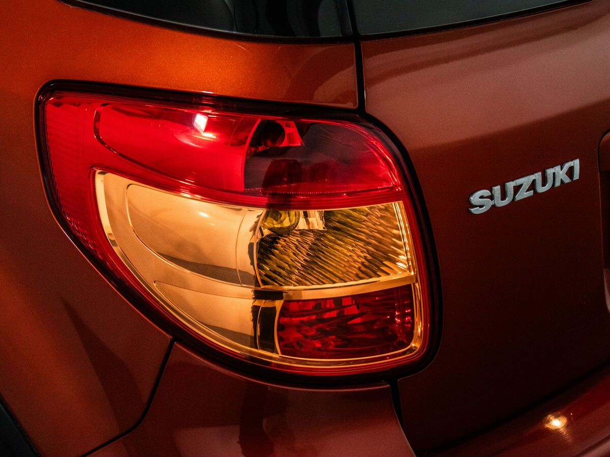 Suzuki SX4 2010 - фото автомобиля