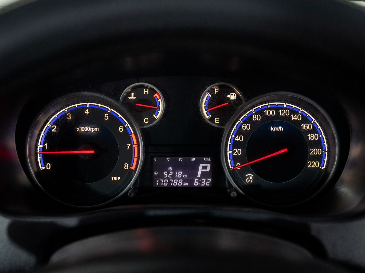 Suzuki SX4 2010 - фото автомобиля