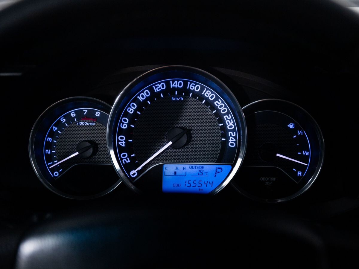 Toyota Corolla 2013 - фото автомобиля