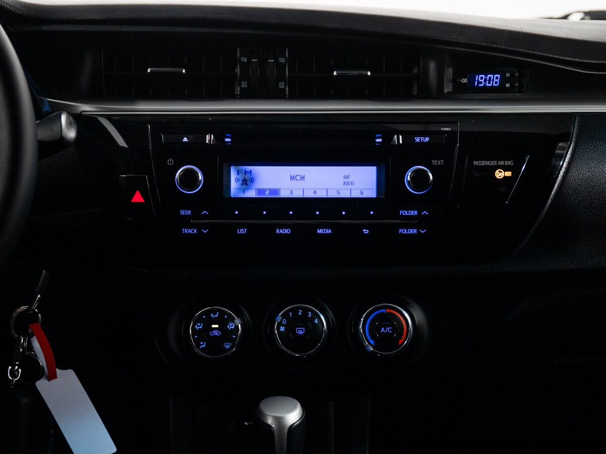 Toyota Corolla 2013 - фото автомобиля