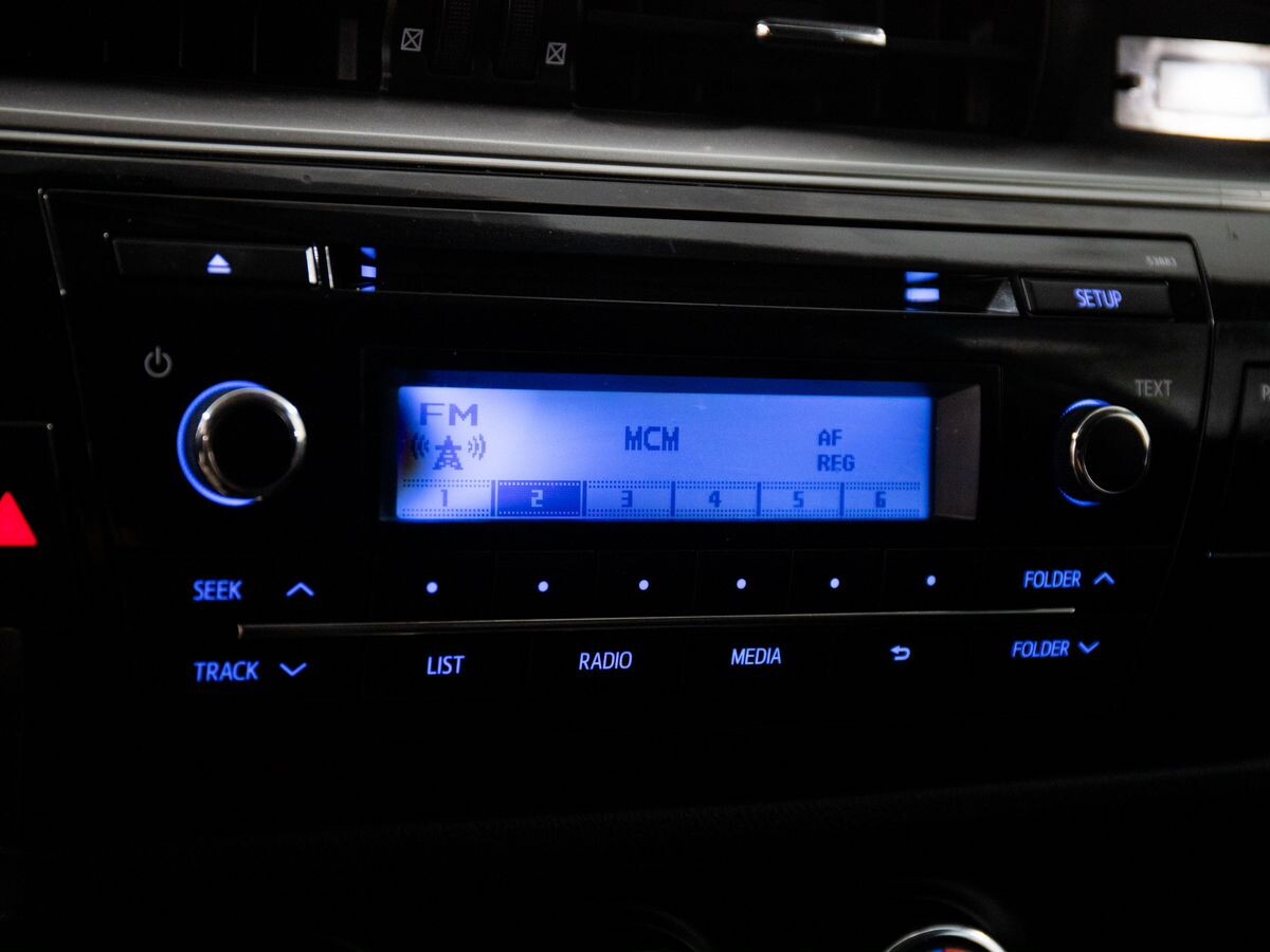 Toyota Corolla 2013 - фото автомобиля