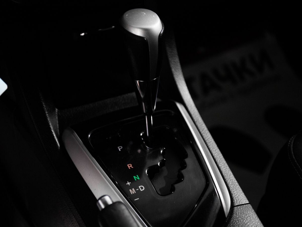 Toyota Corolla 2013 - фото автомобиля