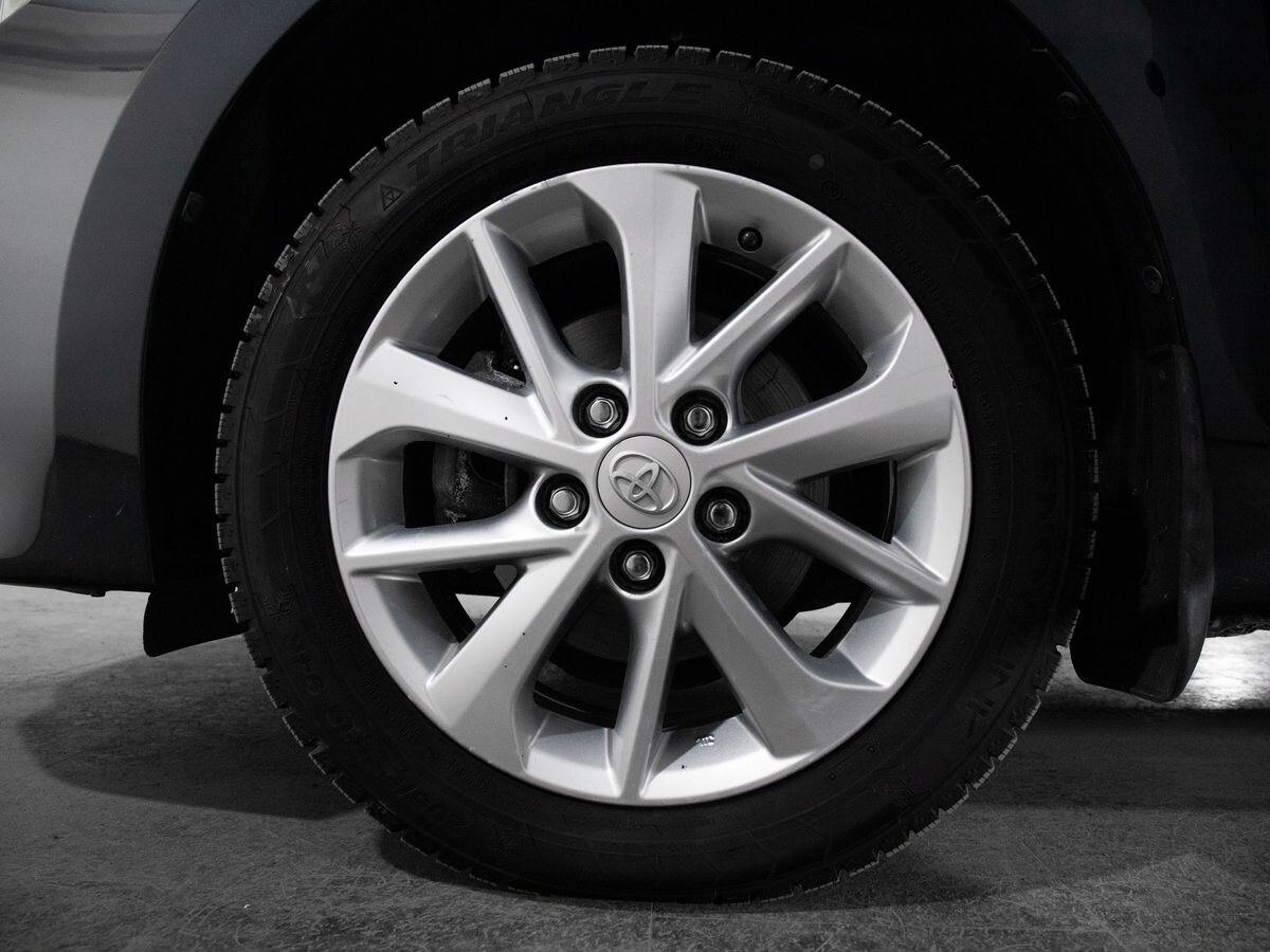 Toyota Corolla 2013 - фото автомобиля