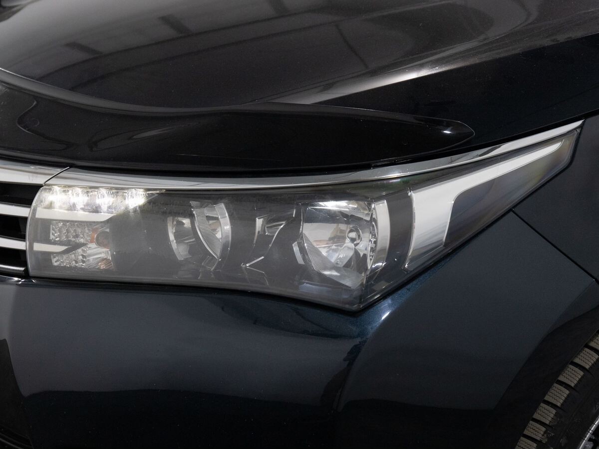 Toyota Corolla 2013 - фото автомобиля