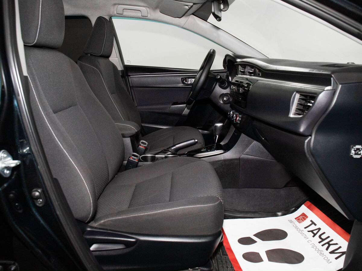 Toyota Corolla 2013 - фото автомобиля