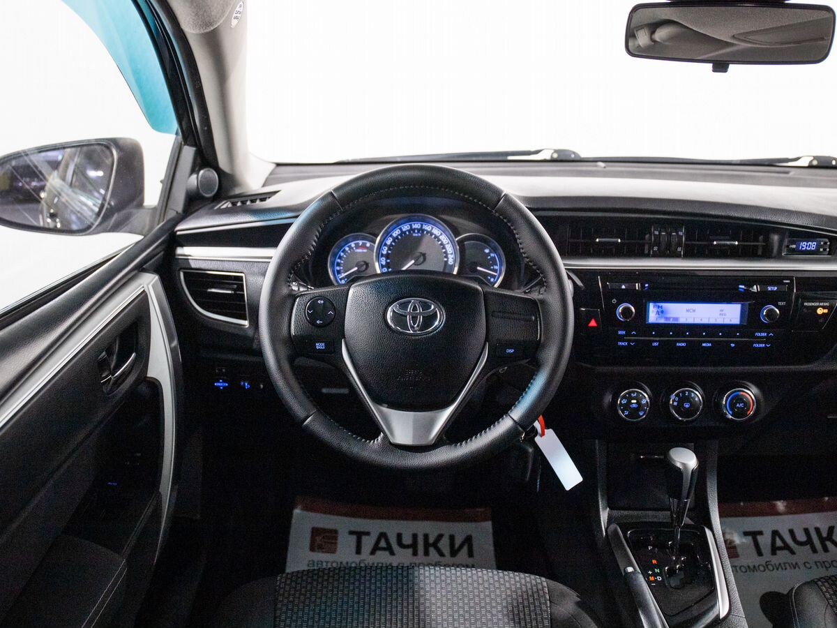 Toyota Corolla 2013 - фото автомобиля