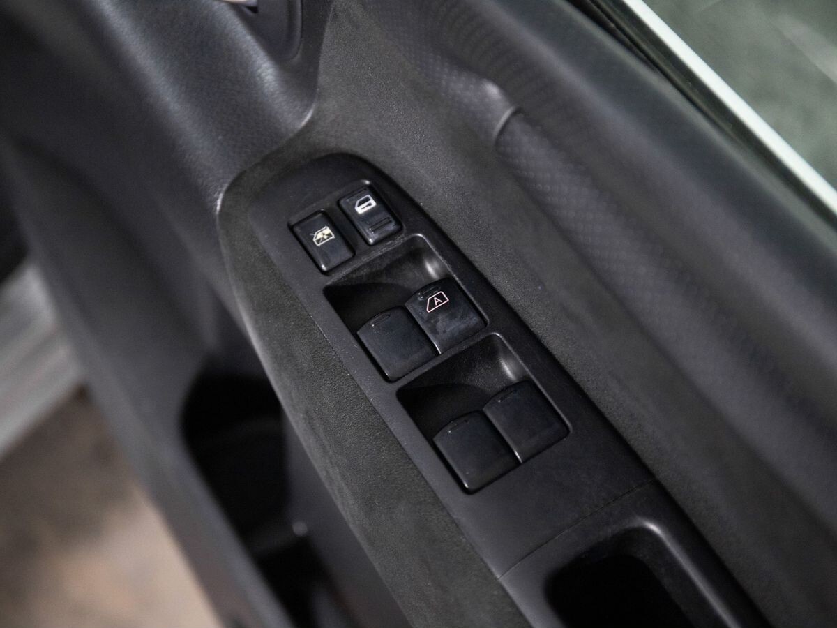 Nissan Serena 2009 - фото автомобиля