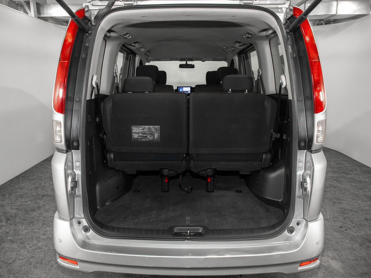 Nissan Serena 2009 - фото автомобиля