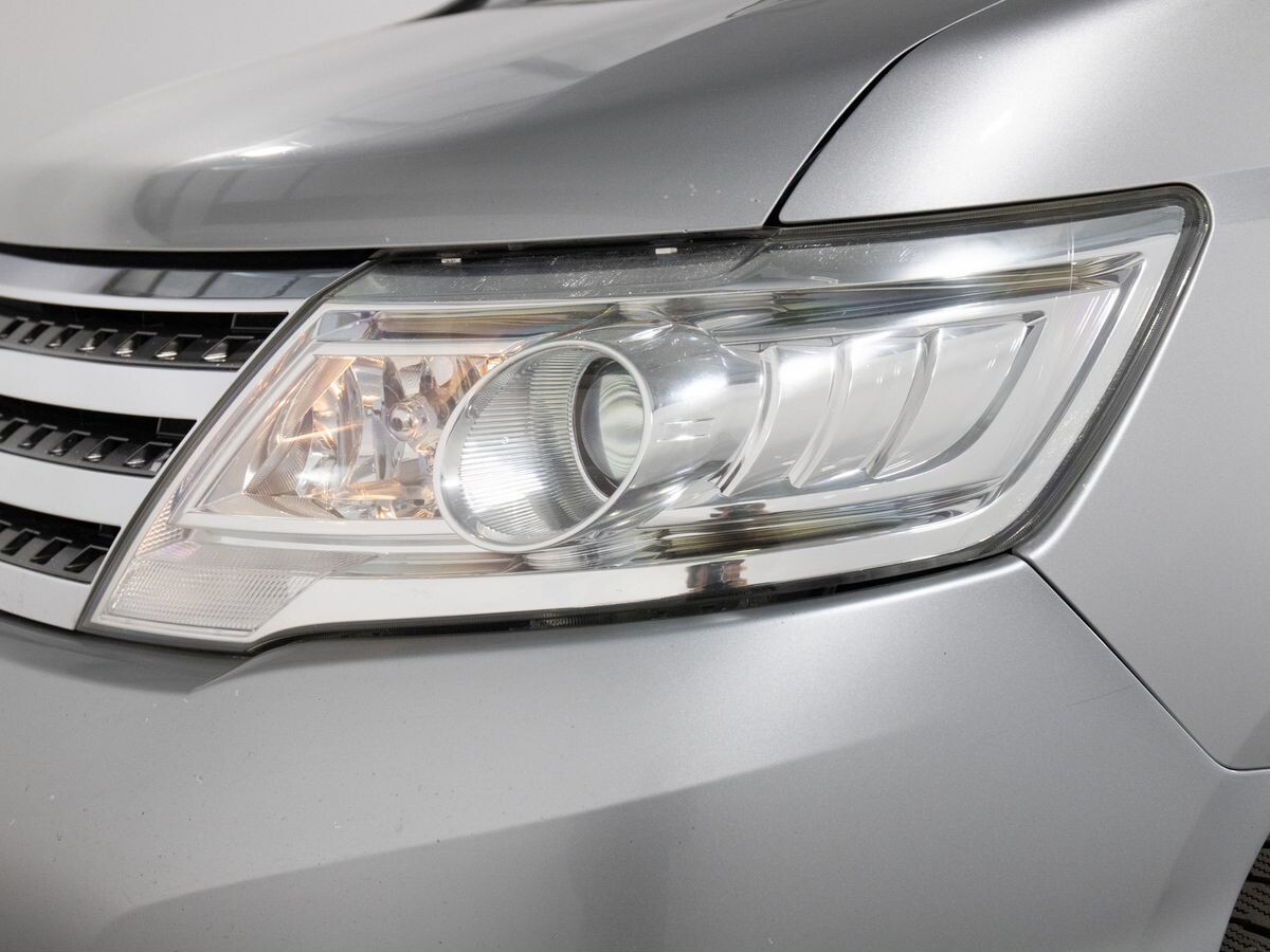 Nissan Serena 2009 - фото автомобиля