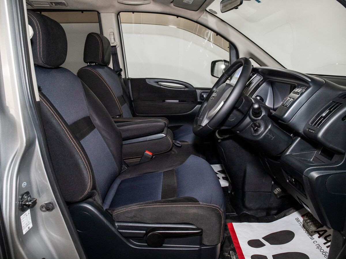 Nissan Serena 2009 - фото автомобиля