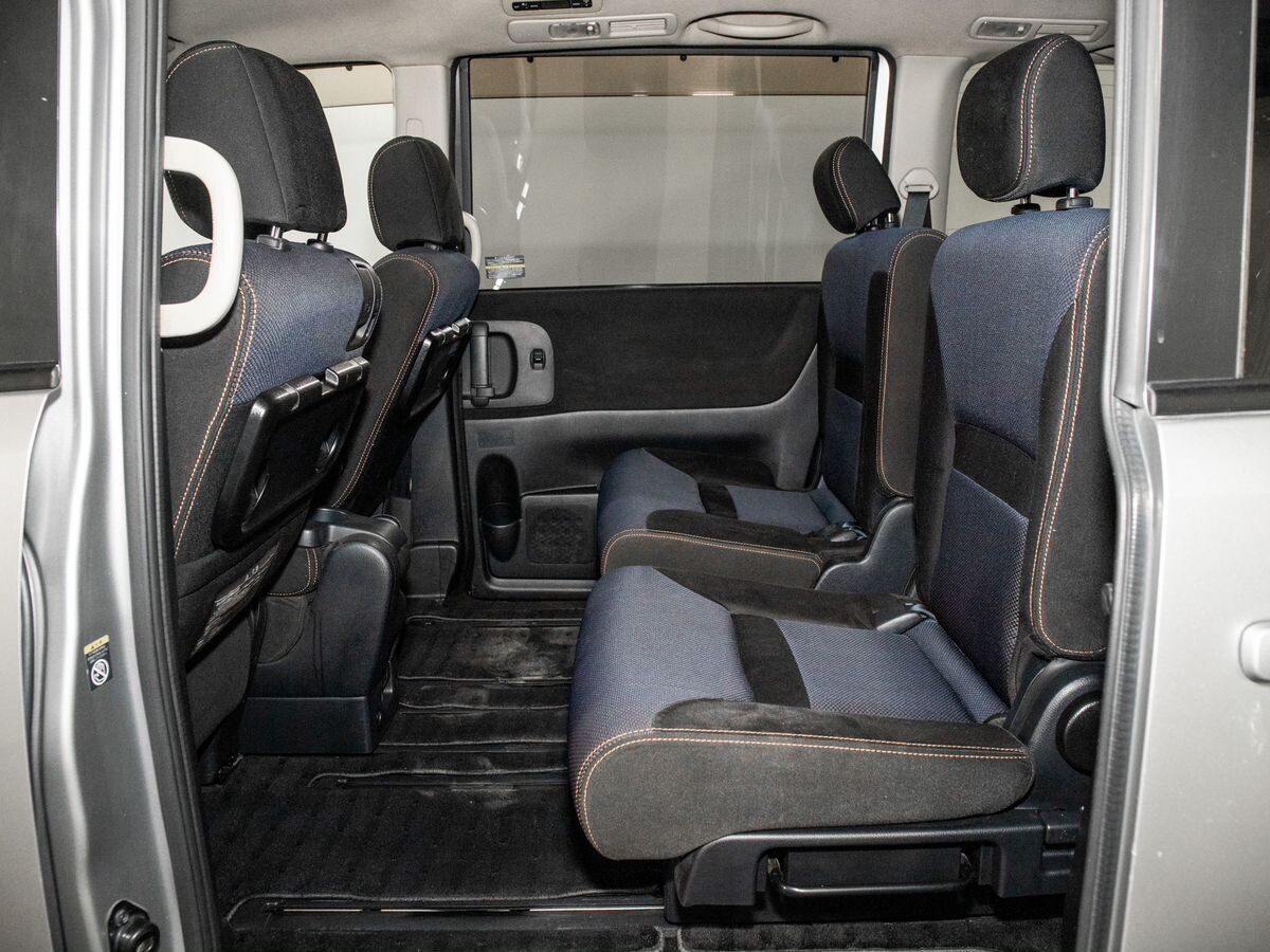 Nissan Serena 2009 - фото автомобиля