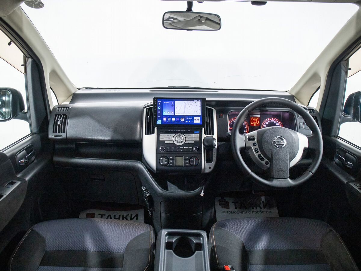 Nissan Serena 2009 - фото автомобиля
