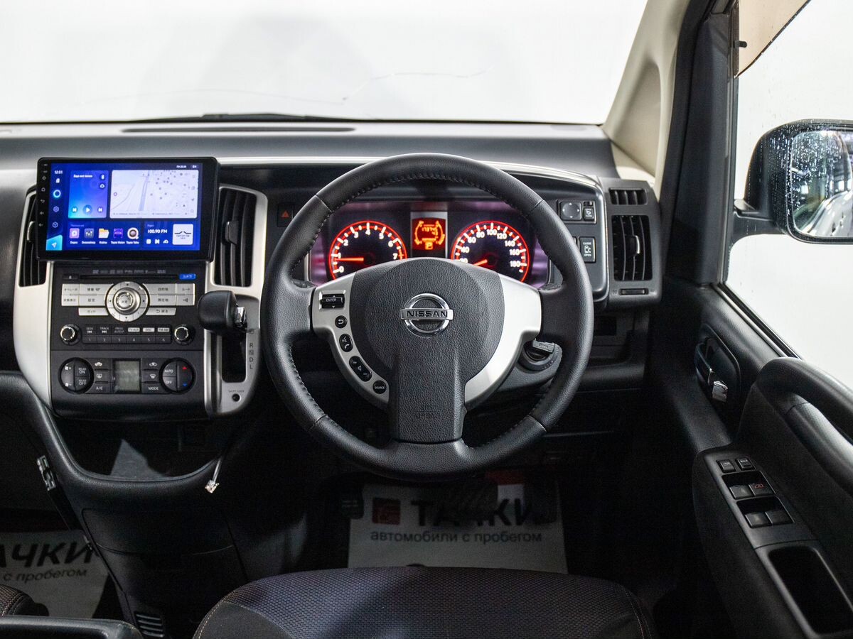 Nissan Serena 2009 - фото автомобиля