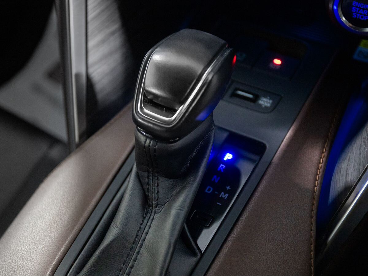 Toyota Harrier 2020 - фото автомобиля