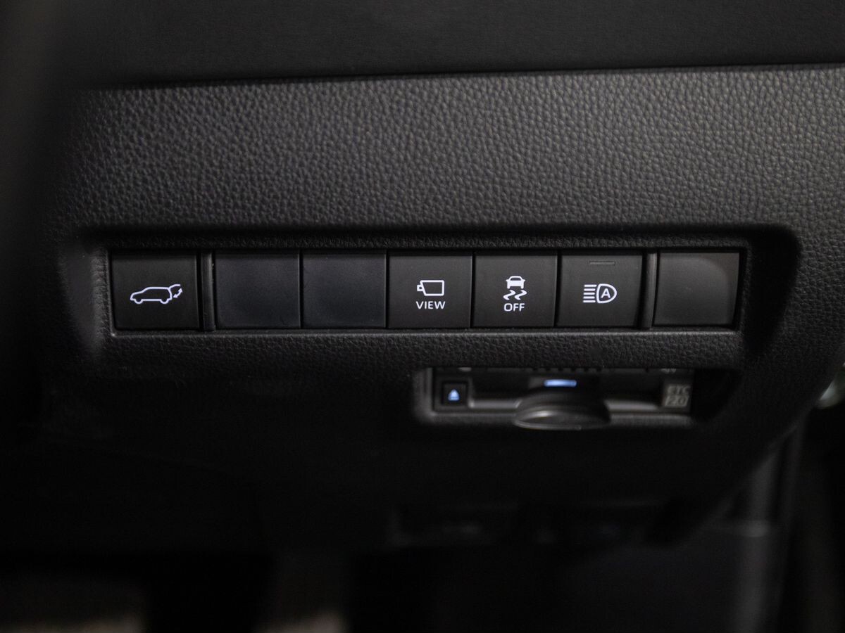 Toyota Harrier 2020 - фото автомобиля