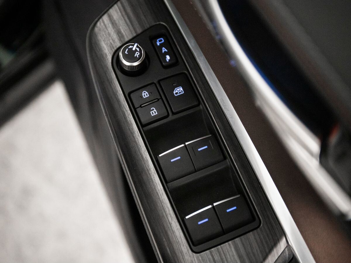 Toyota Harrier 2020 - фото автомобиля