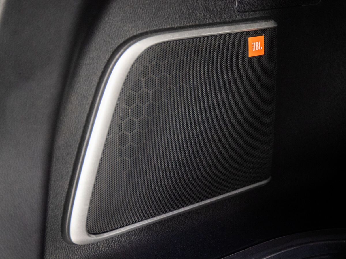 Toyota Harrier 2020 - фото автомобиля