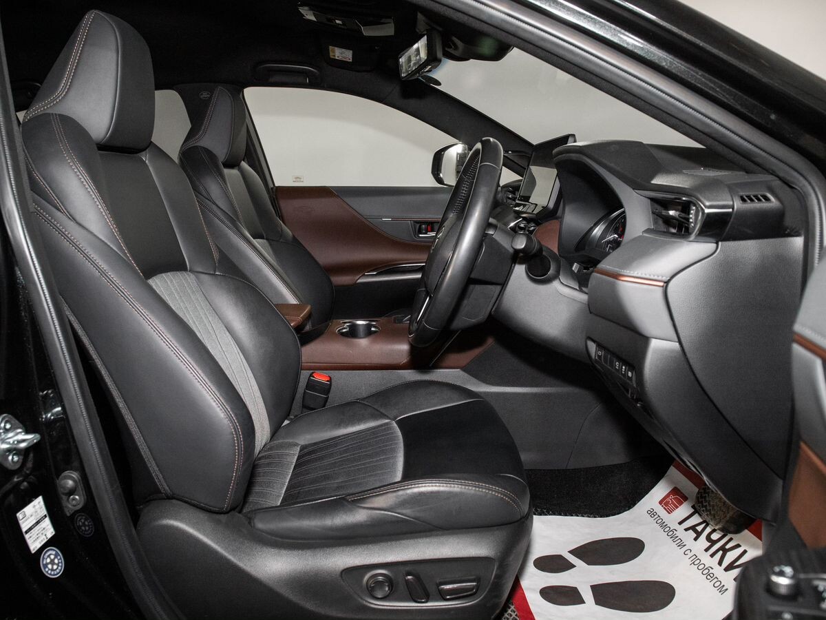 Toyota Harrier 2020 - фото автомобиля