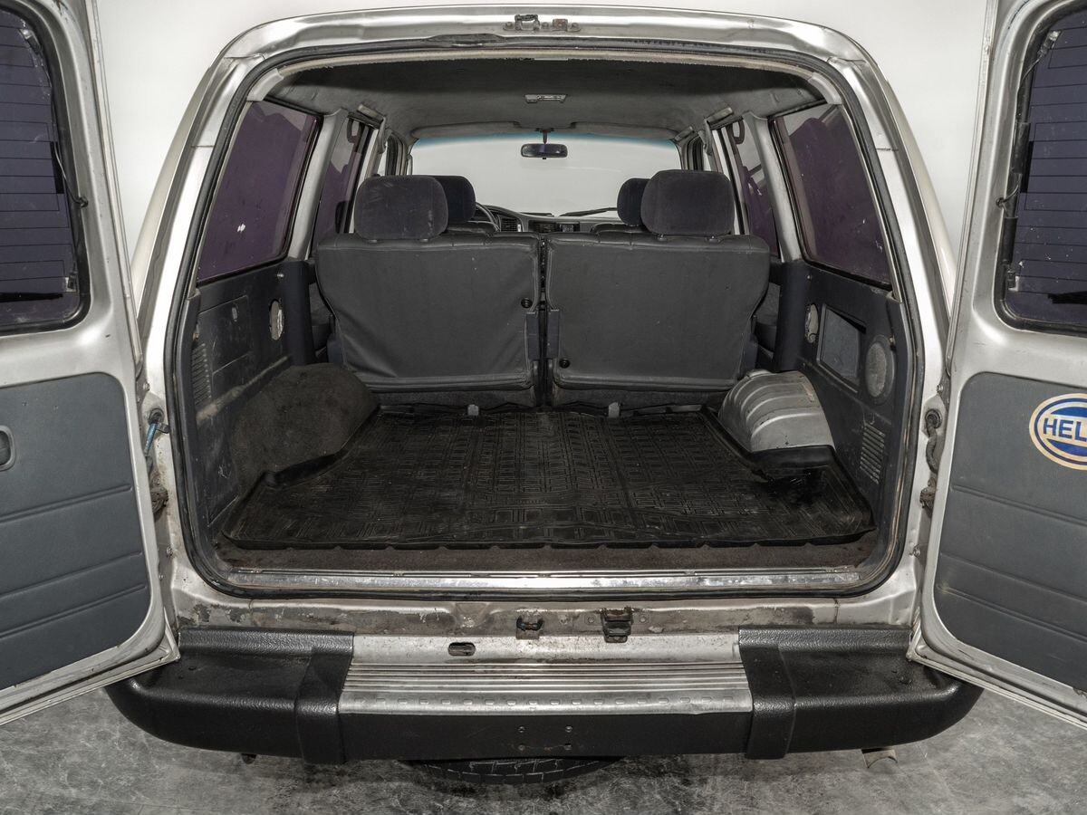 Toyota Land Cruiser 1996 - фото автомобиля