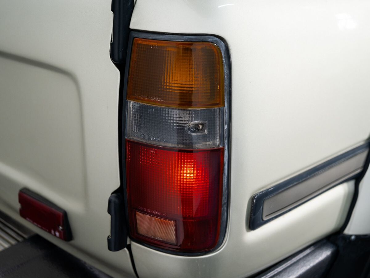 Toyota Land Cruiser 1996 - фото автомобиля