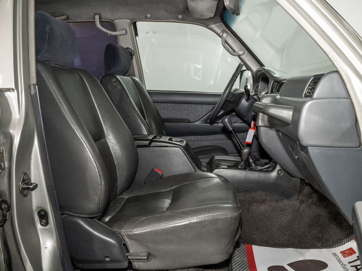 Toyota Land Cruiser 1996 - фото автомобиля