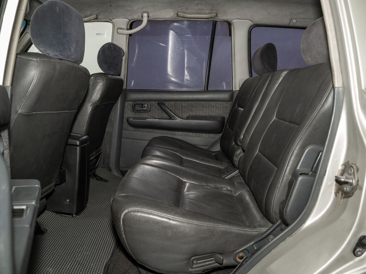 Toyota Land Cruiser 1996 - фото автомобиля