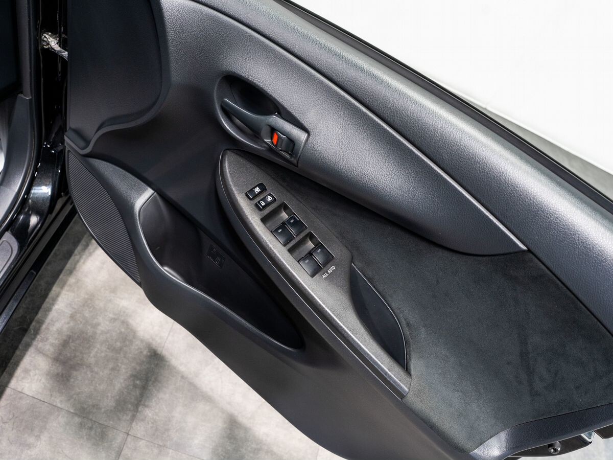 Toyota Corolla Fielder 2011 - фото автомобиля