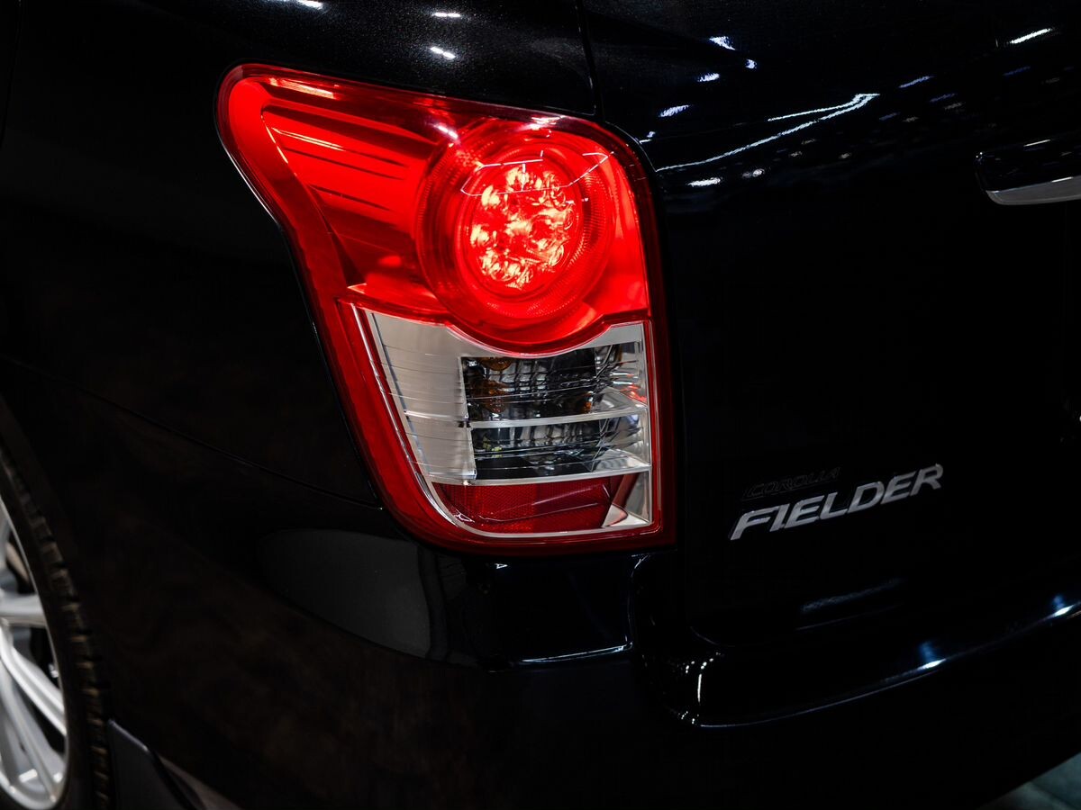 Toyota Corolla Fielder 2011 - фото автомобиля