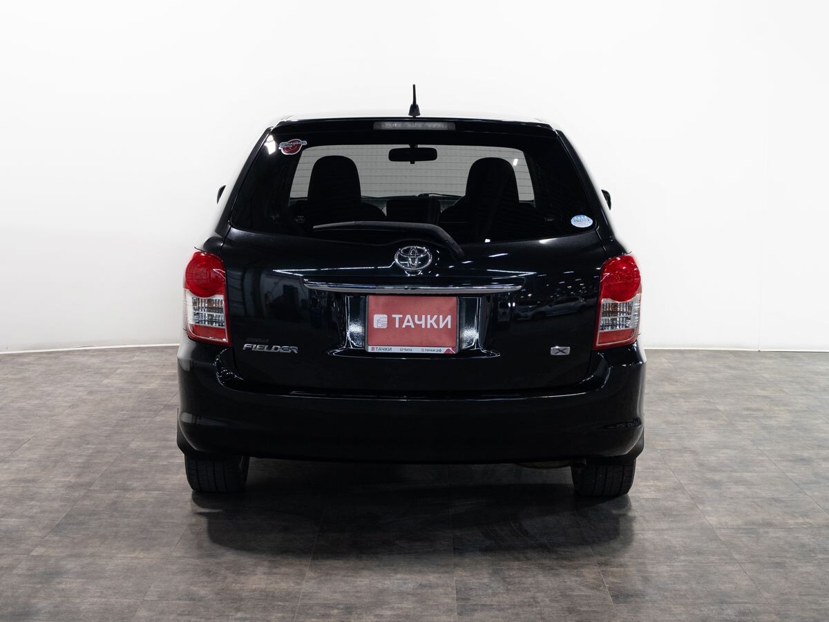 Toyota Corolla Fielder 2011 - фото автомобиля