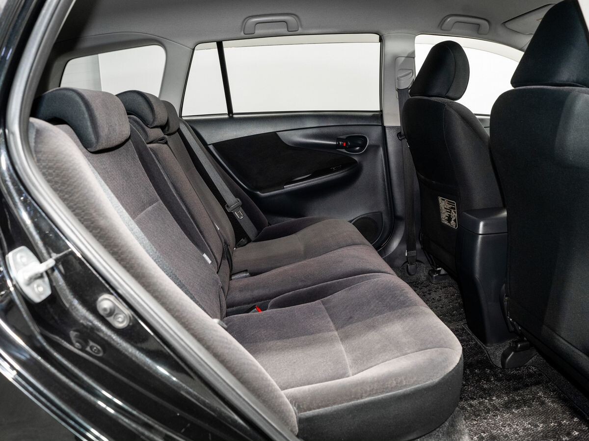 Toyota Corolla Fielder 2011 - фото автомобиля