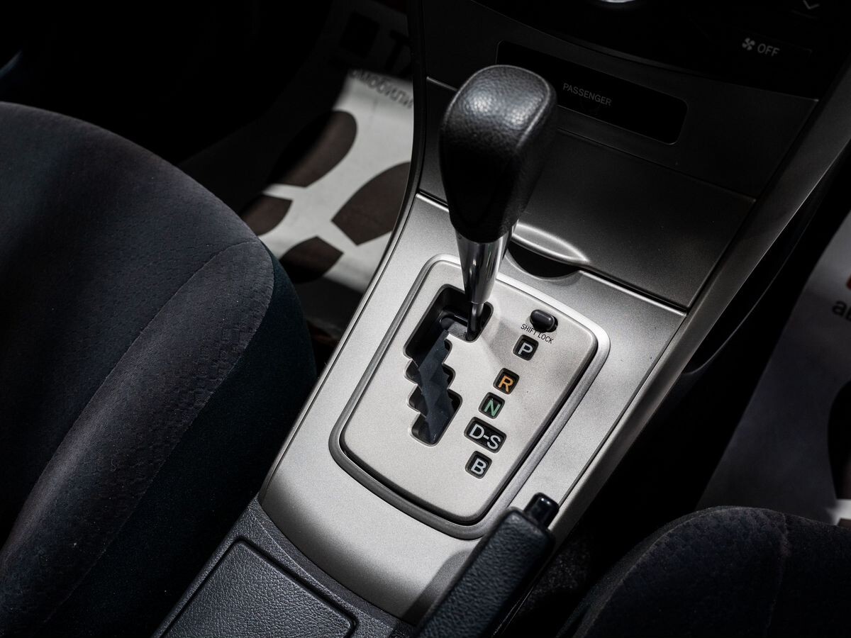 Toyota Corolla Fielder 2011 - фото автомобиля