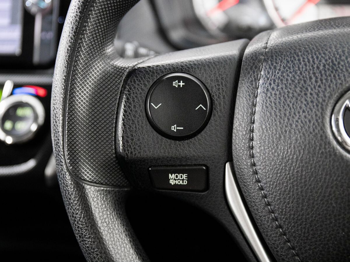 Toyota Corolla Fielder 2012 - фото автомобиля