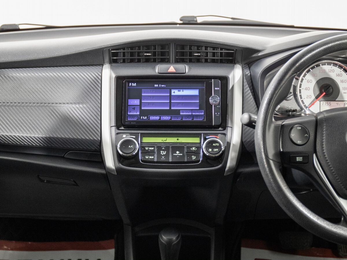 Toyota Corolla Fielder 2012 - фото автомобиля