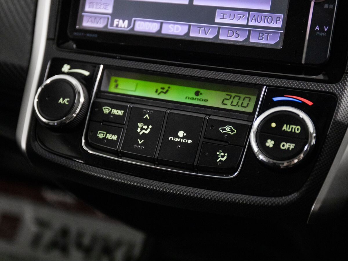 Toyota Corolla Fielder 2012 - фото автомобиля