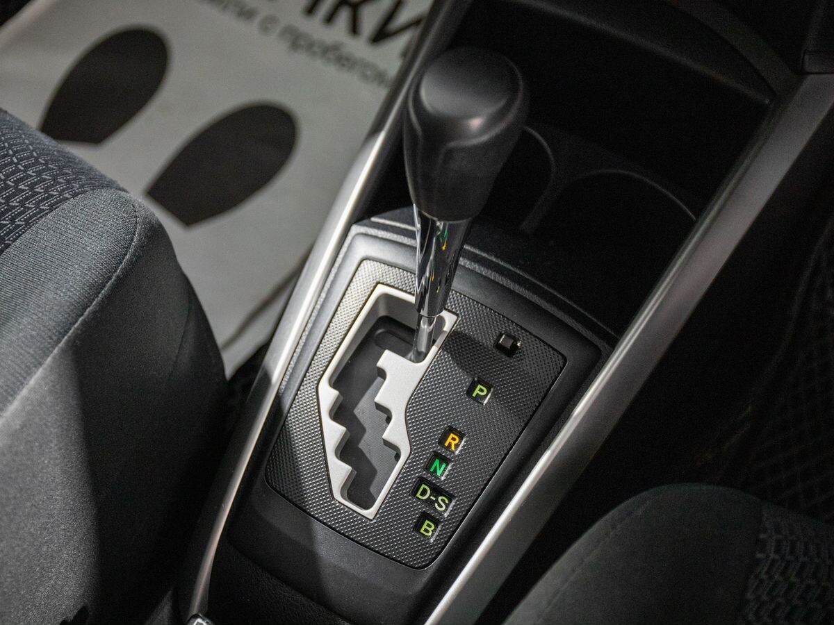 Toyota Corolla Fielder 2012 - фото автомобиля