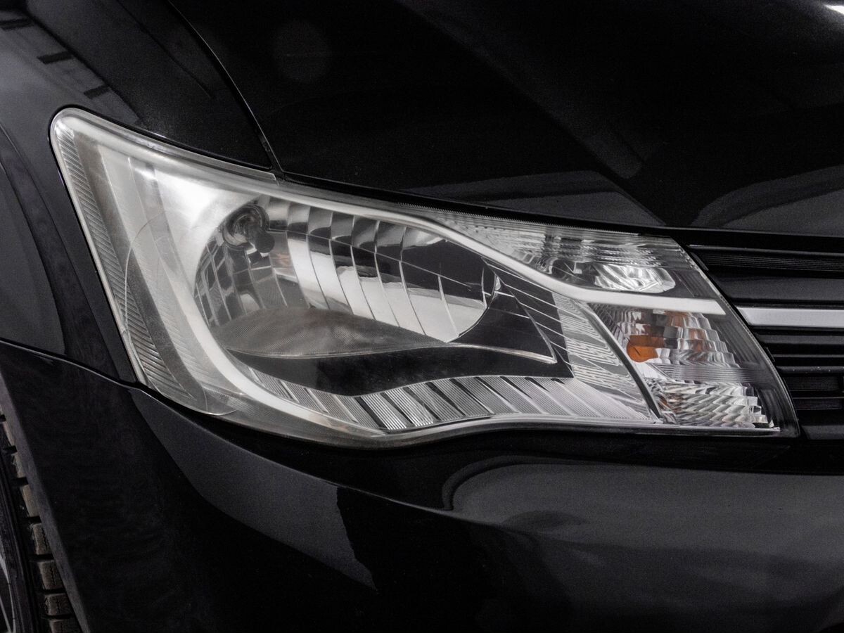 Toyota Corolla Fielder 2012 - фото автомобиля