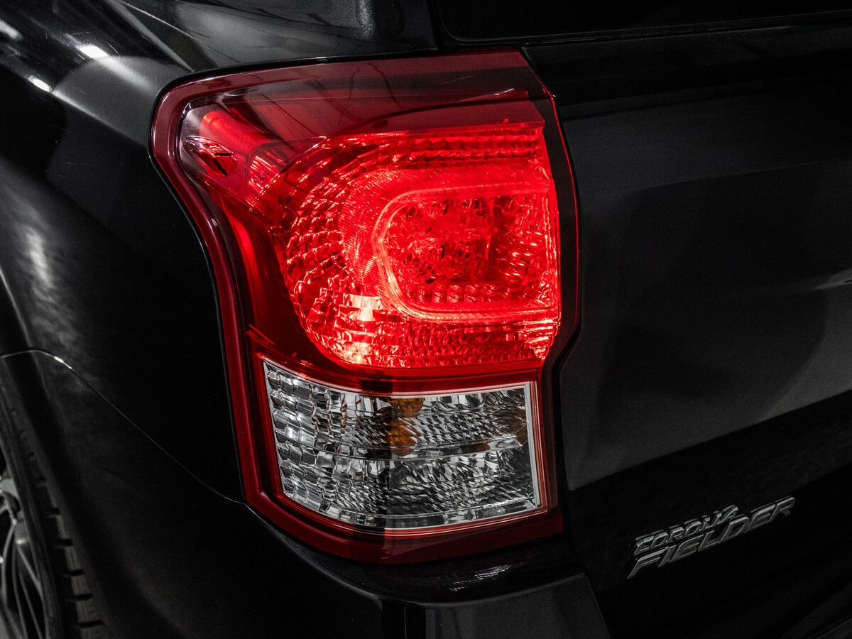 Toyota Corolla Fielder 2012 - фото автомобиля