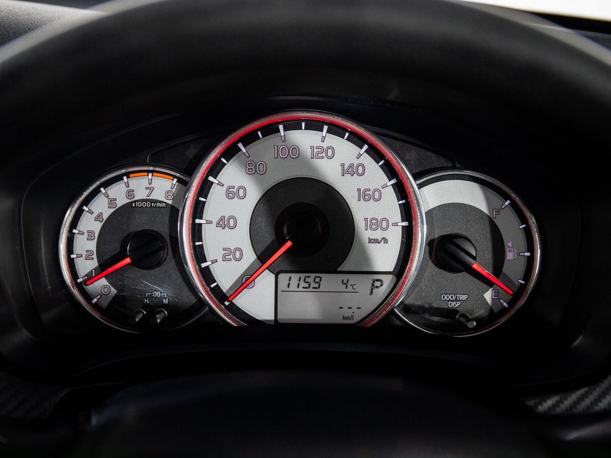 Toyota Corolla Fielder 2012 - фото автомобиля