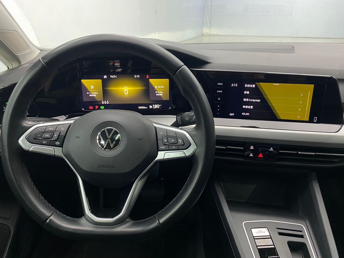Volkswagen Golf 2021 - фото автомобиля