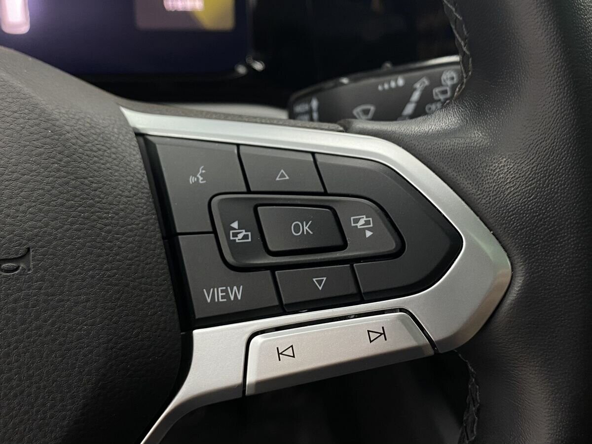 Volkswagen Golf 2021 - фото автомобиля