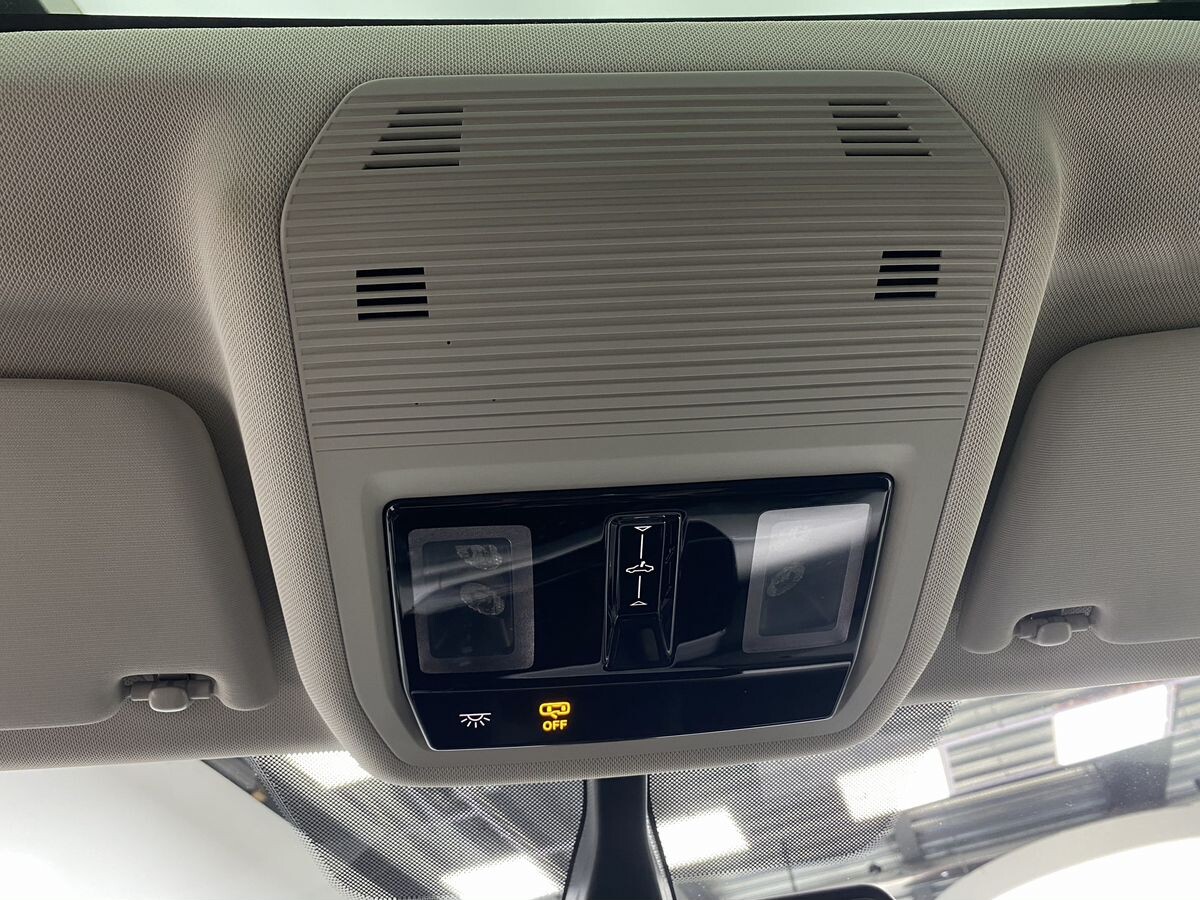 Volkswagen Golf 2021 - фото автомобиля