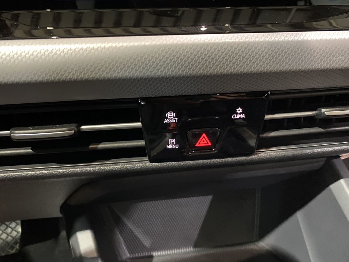 Volkswagen Golf 2021 - фото автомобиля