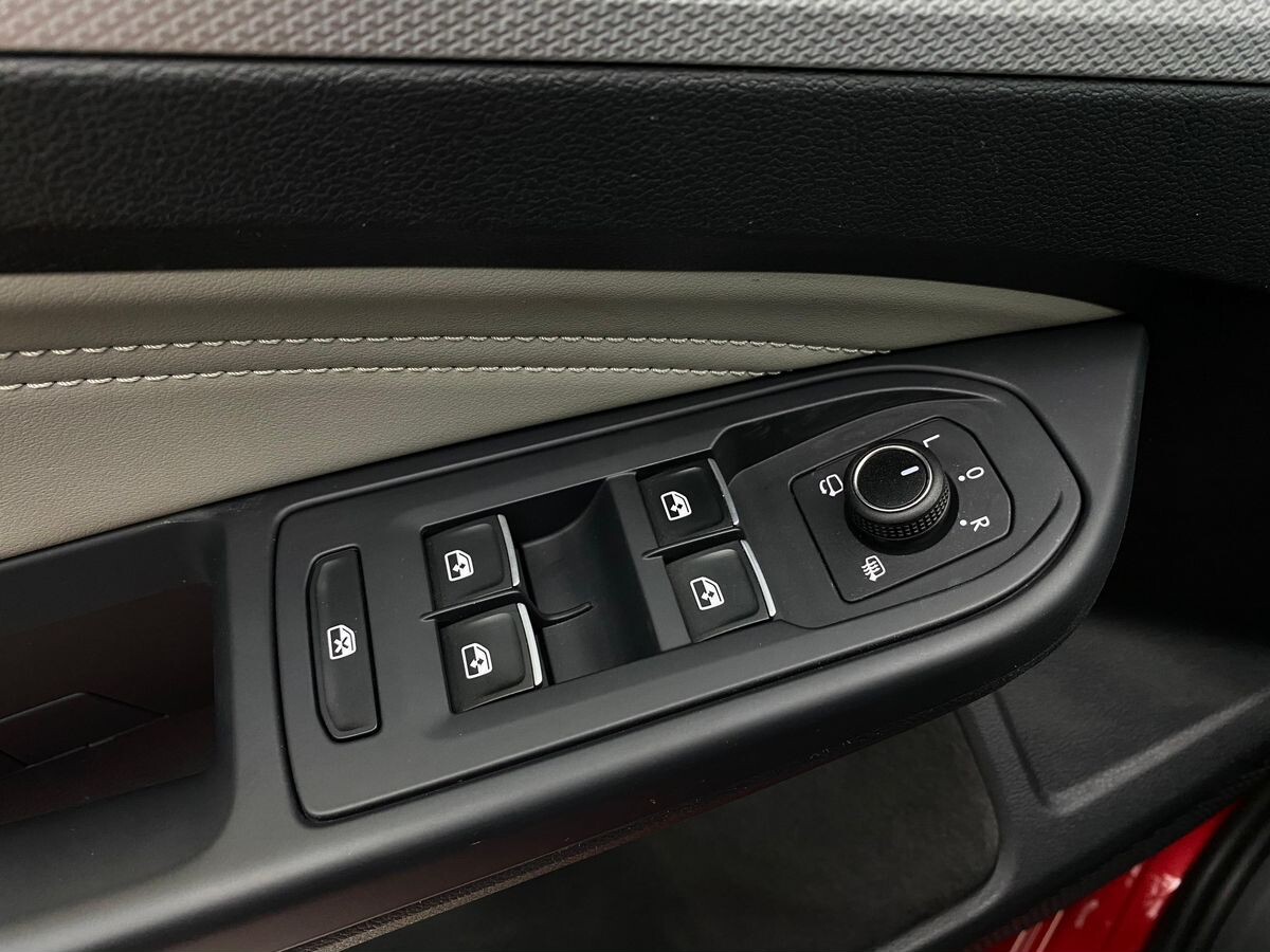 Volkswagen Golf 2021 - фото автомобиля