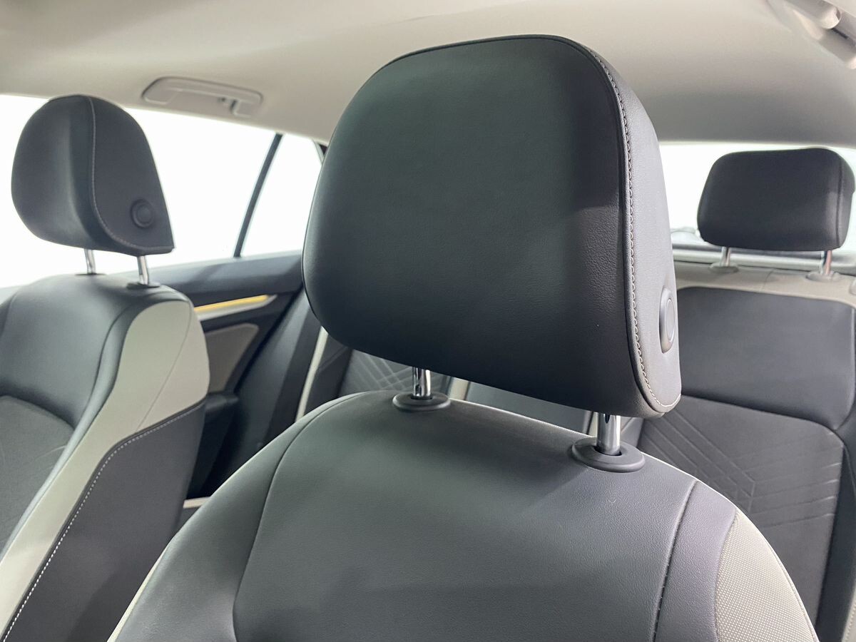 Volkswagen Golf 2021 - фото автомобиля