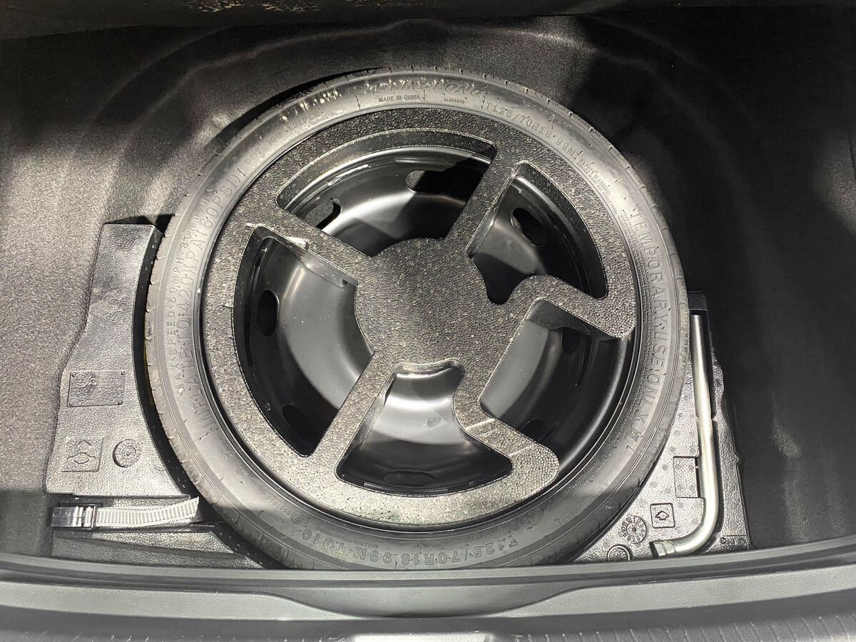 Volkswagen Golf 2021 - фото автомобиля