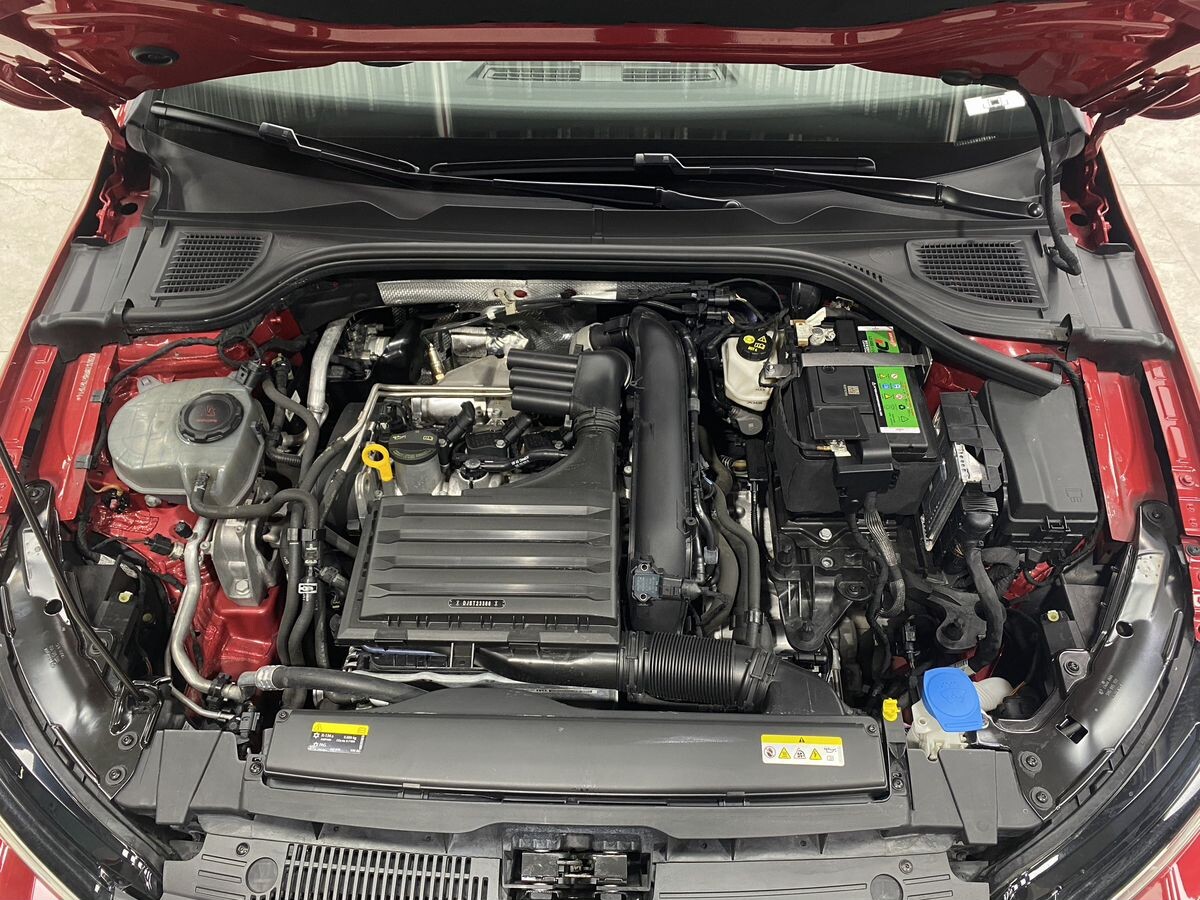 Volkswagen Golf 2021 - фото автомобиля