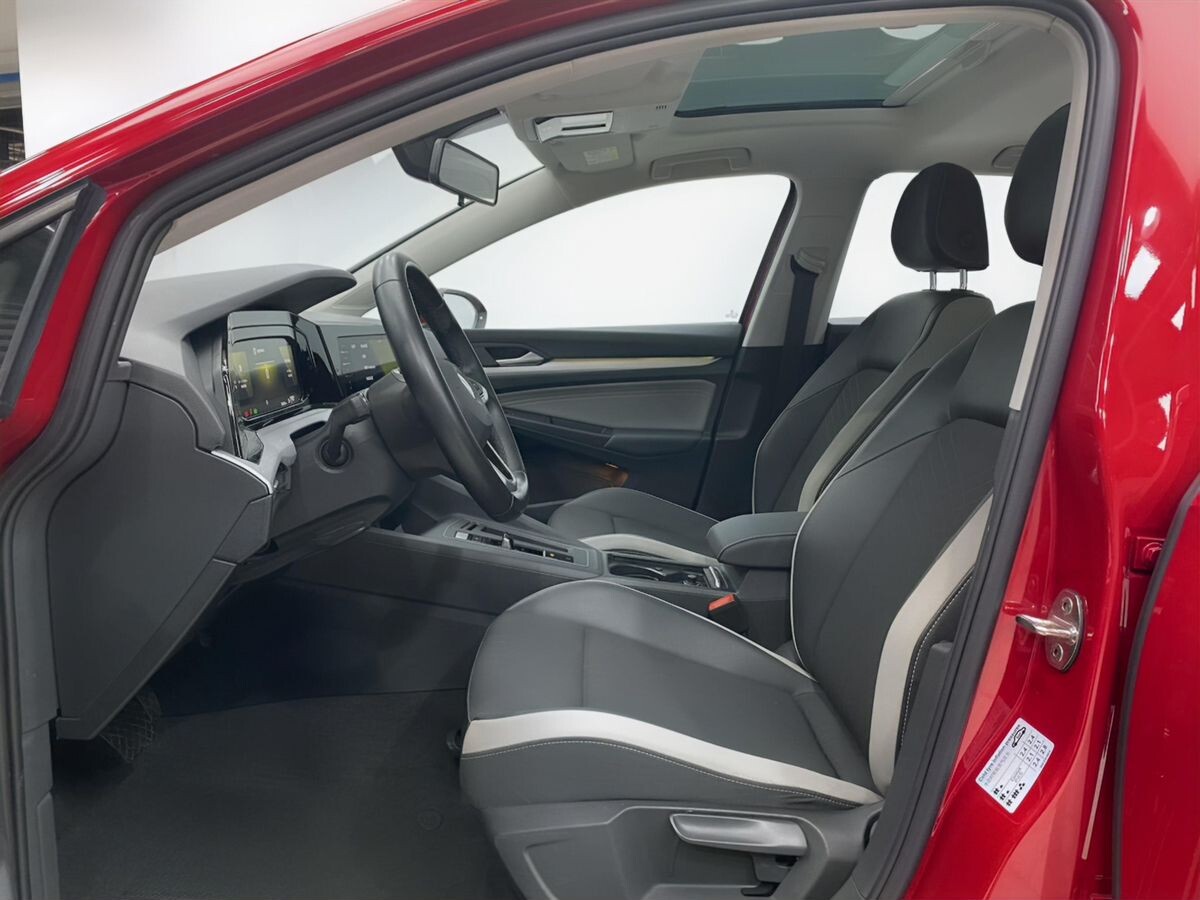 Volkswagen Golf 2021 - фото автомобиля