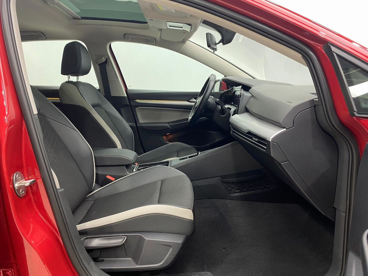 Volkswagen Golf 2021 - фото автомобиля